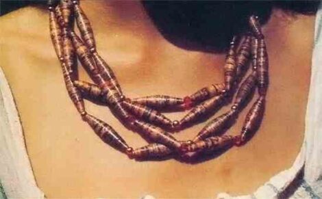 Make Necklaces From the Sunday Funnies! Image